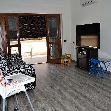 Rhomeholidays ฟิวมิชีโน ภายนอก รูปภาพ